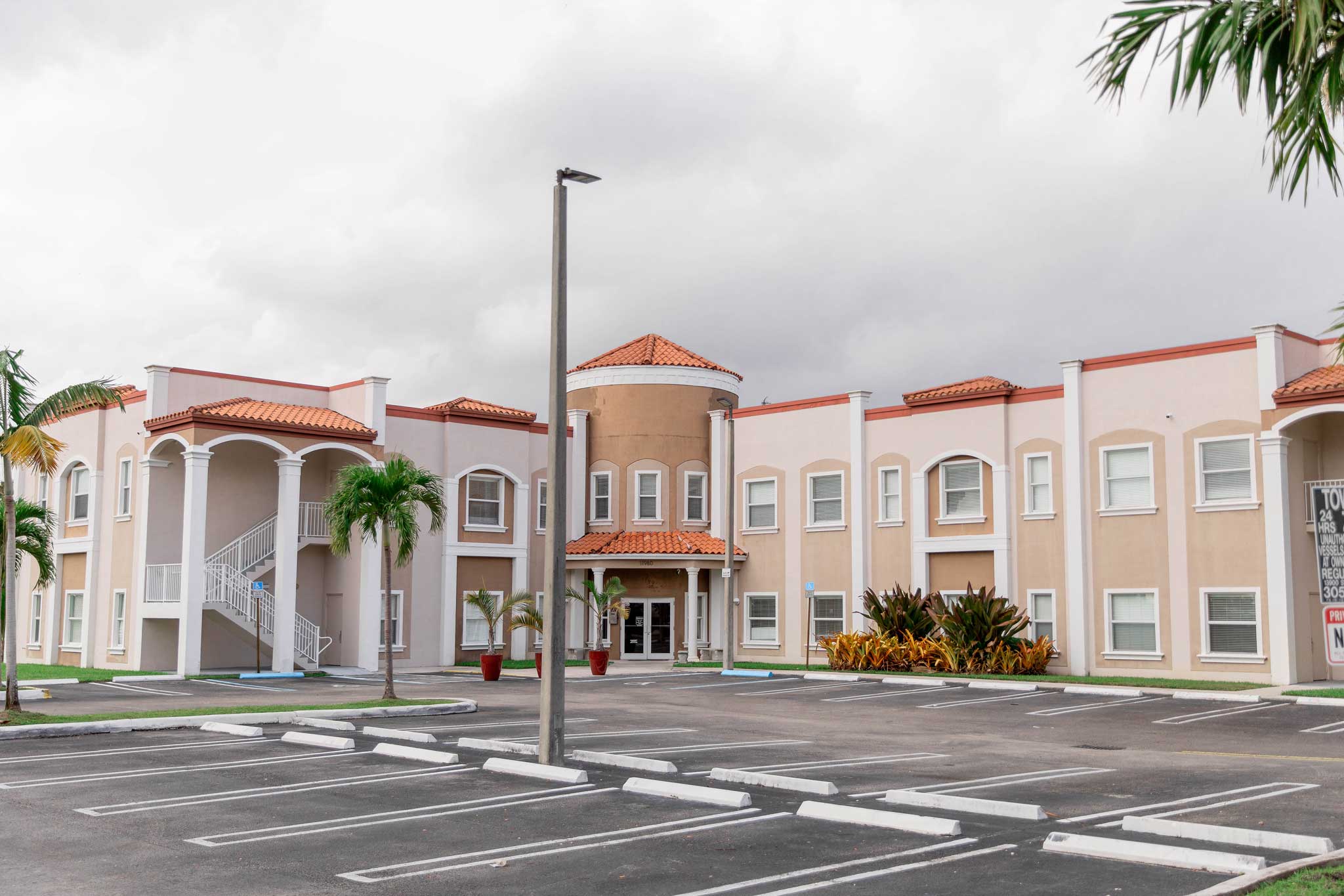 Tamiami Airport Office Building